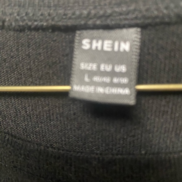 Cozy Red Leopard Print Oversized Sweater Top
New without tag. - Picture 4 of 8